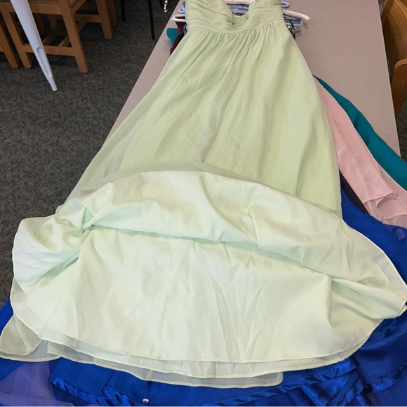 B2 by Jasmine- pale green prom dress, size 8 - Picture 6 of 6